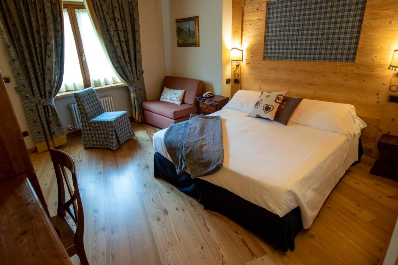 Laghetto Alpine Hotel & Restaurant บรุสซอน ภายนอก รูปภาพ