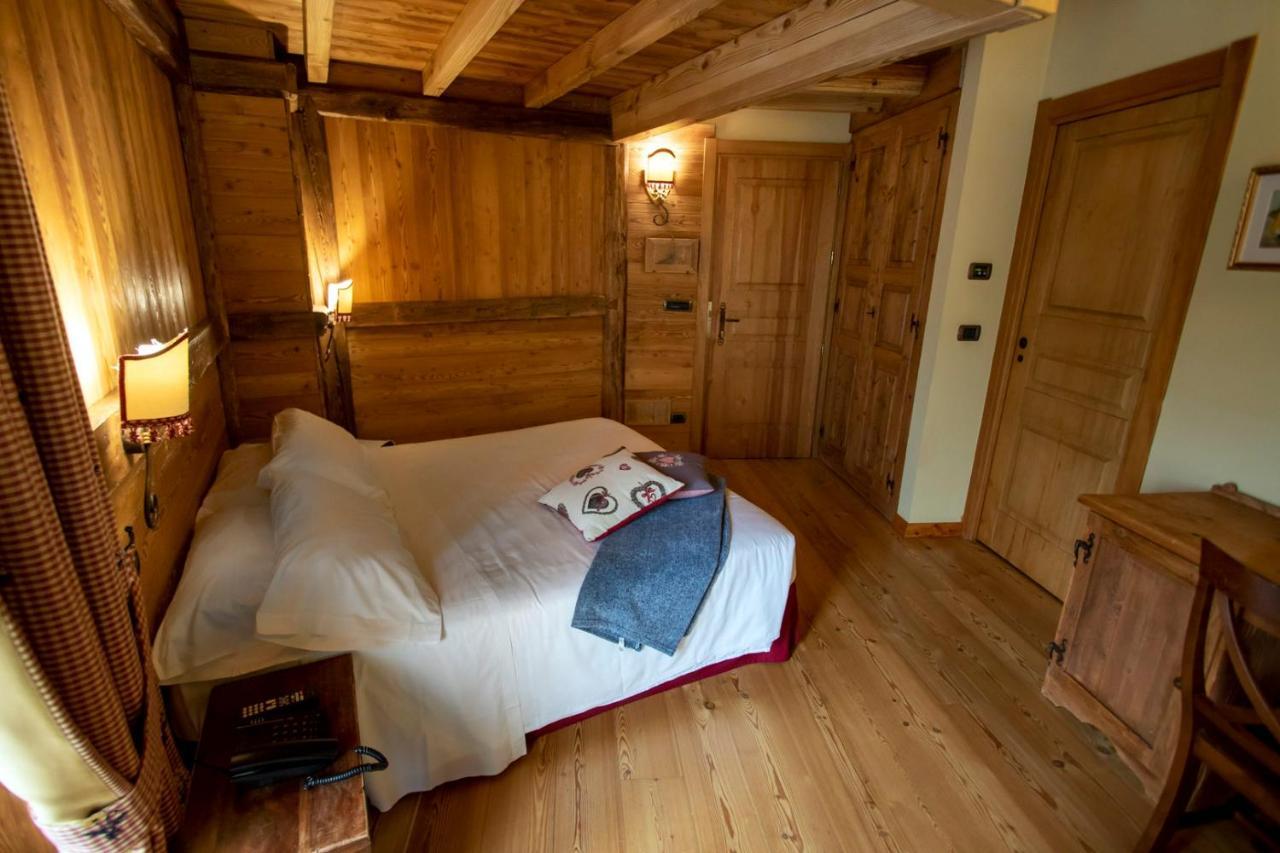 Laghetto Alpine Hotel & Restaurant บรุสซอน ภายนอก รูปภาพ