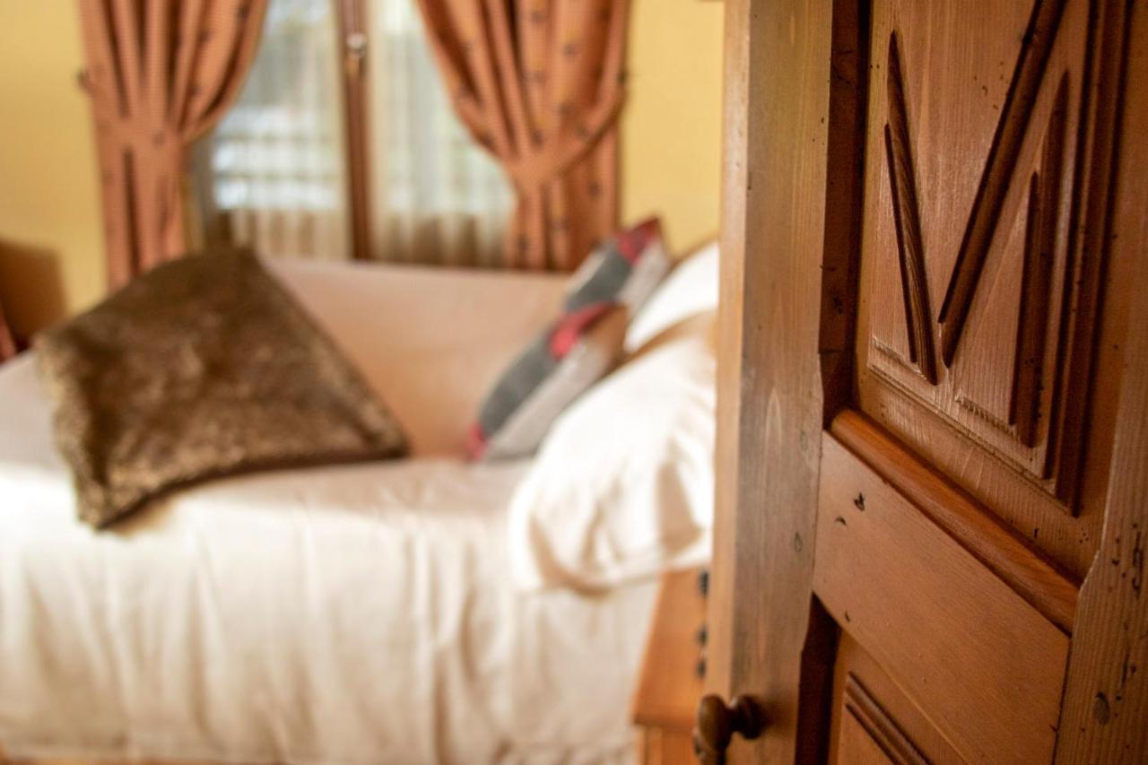 Laghetto Alpine Hotel & Restaurant บรุสซอน ภายนอก รูปภาพ