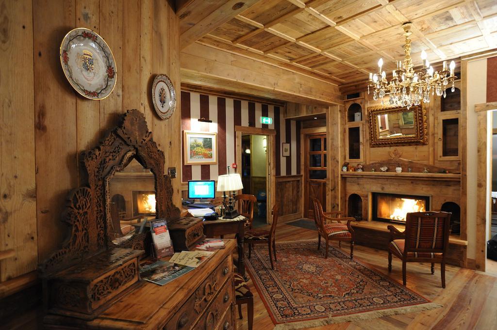 Laghetto Alpine Hotel & Restaurant บรุสซอน ภายนอก รูปภาพ
