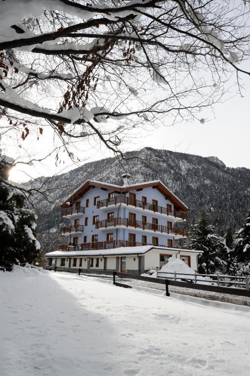 Laghetto Alpine Hotel & Restaurant บรุสซอน ภายนอก รูปภาพ