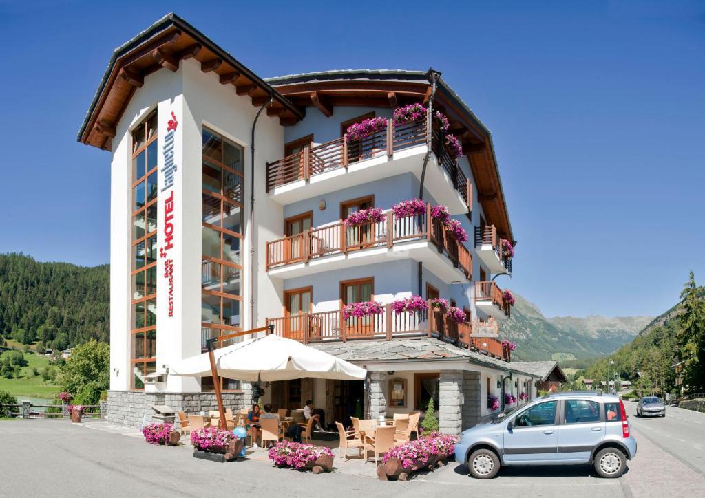 Laghetto Alpine Hotel & Restaurant บรุสซอน ภายนอก รูปภาพ
